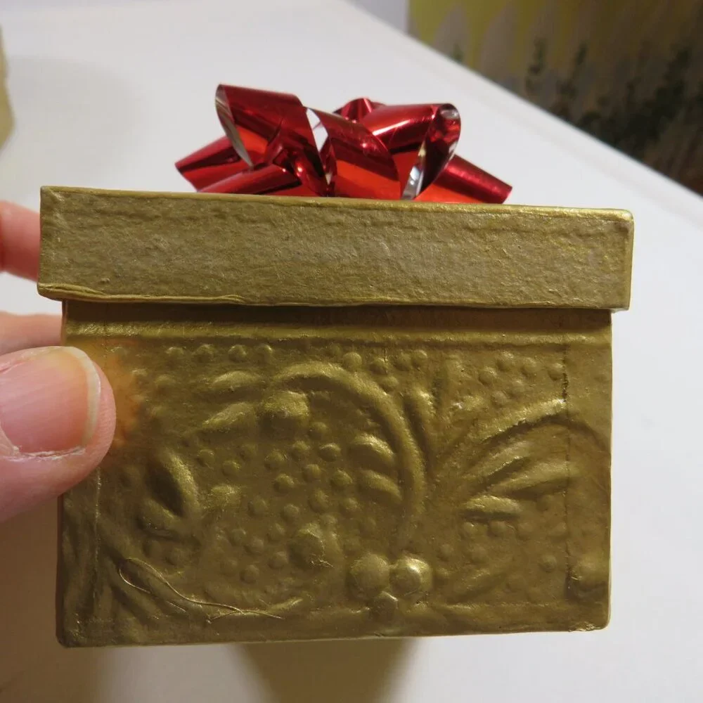 Collection of (8) valentine’s gift boxes (NEW)